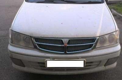 Решетка радиатора в Nissan Presage