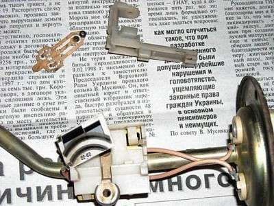 Ремонт датчика уровня топлива на Таврии