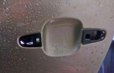  откручиваем Дверные ручки 